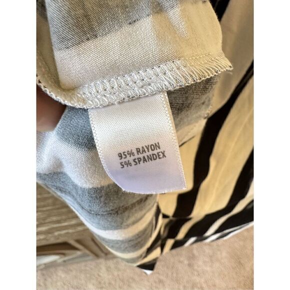 St John Black and White Striped Short Sleeve Blouse Women’s Size Medium - Picture 6 of 6